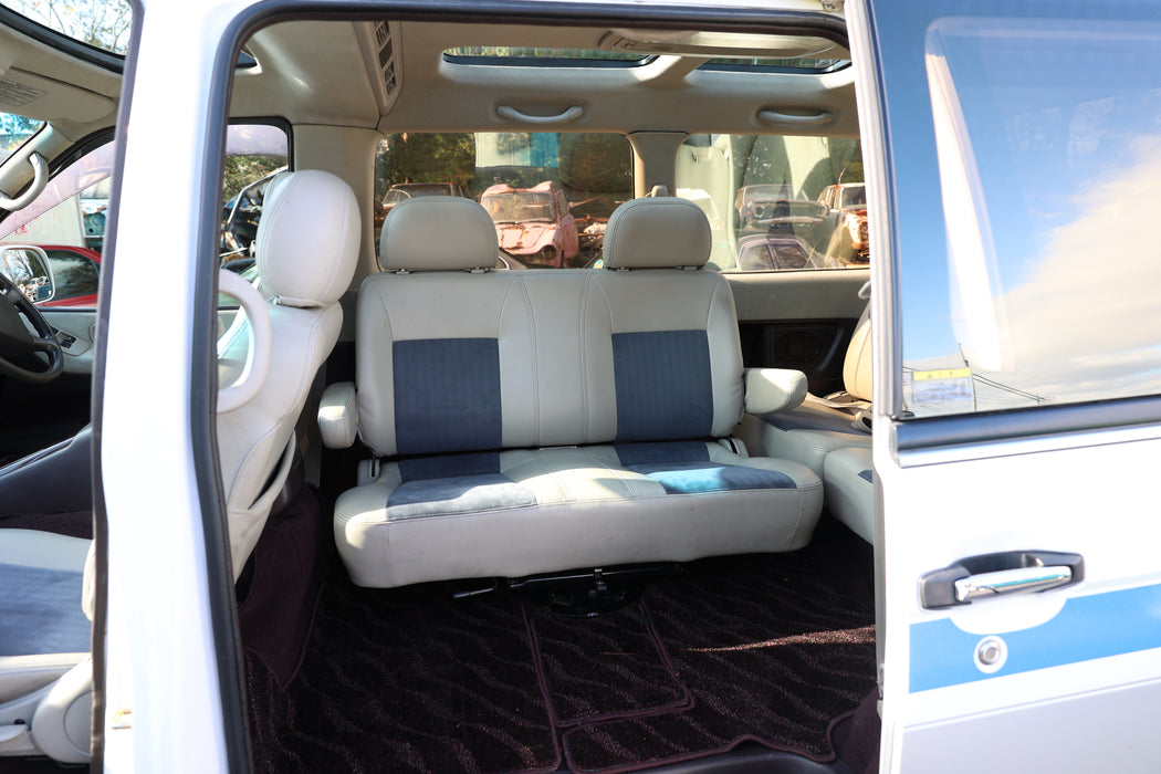 日産自動車 初代ラルゴ2.4ハイウェイスター  資料請求