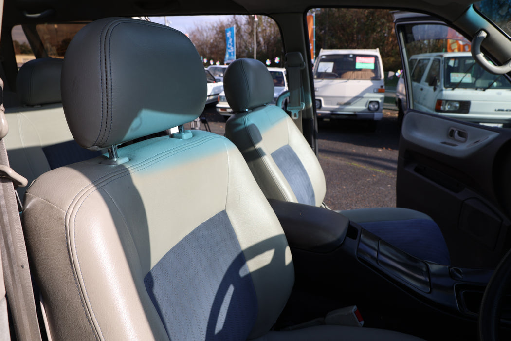 日産自動車 初代ラルゴ2.4ハイウェイスター  資料請求