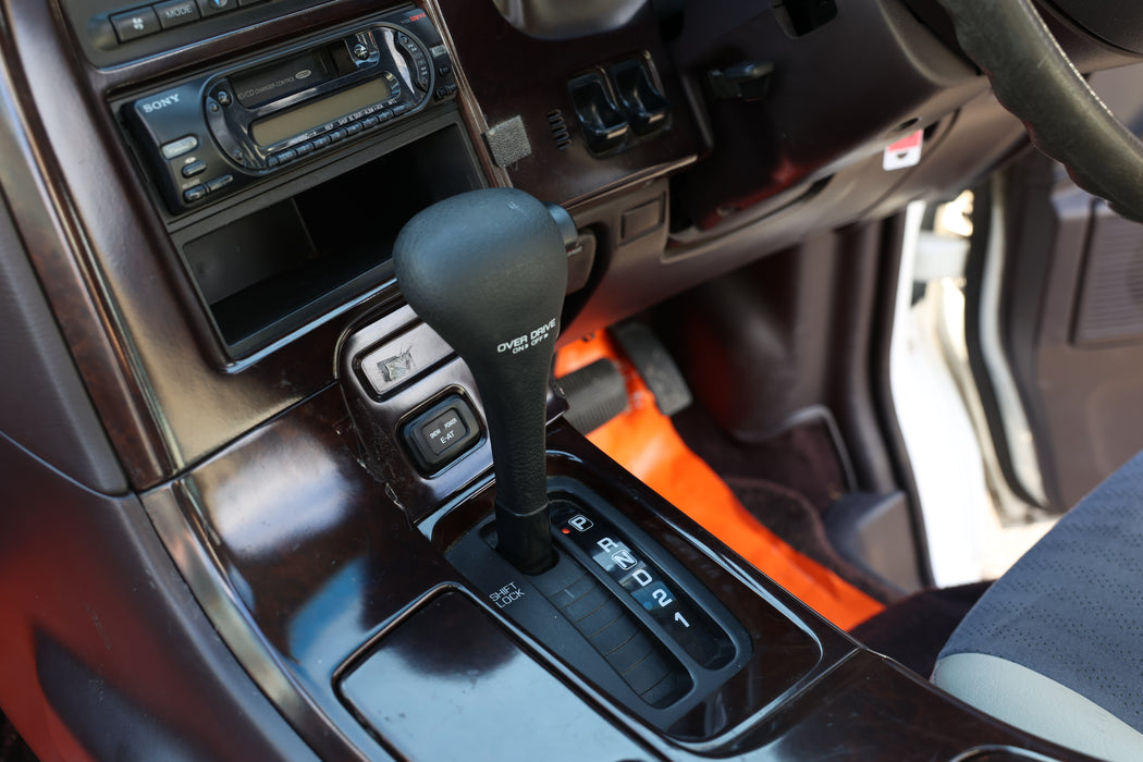 日産自動車 初代ラルゴ2.4ハイウェイスター  資料請求