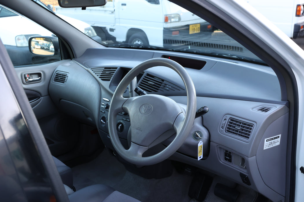 トヨタ自動車 初代プリウス1.5Gセレクション 資料請求